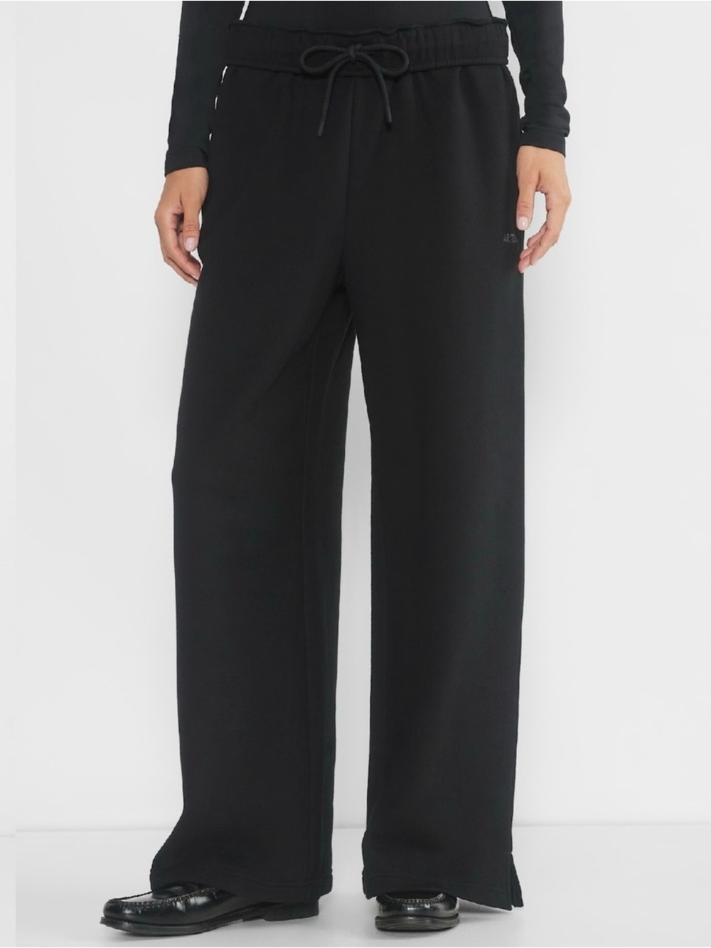 Aritzia Cozy Sweattleece Mega Baggy Fold
Sweatpant Wide Leg Black Size 2XS